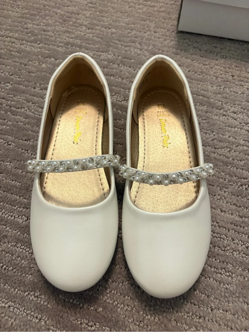 Dream Pairs Girls Pearl-Embellished White Mary Jane Flats